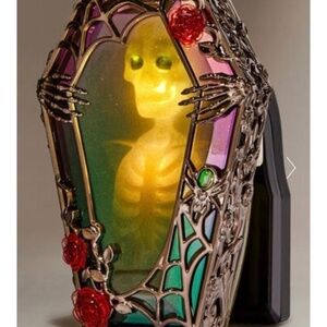 Bath and Body Works Halloween‎ skull coffin wallflower plug in